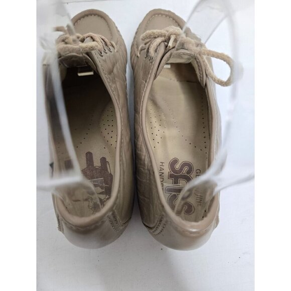 Vintage 70s SAS Tan Neutral Lace Up Preppy Shoe - Picture 3 of 10